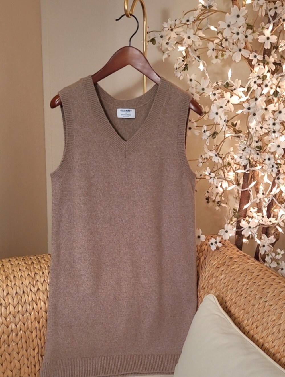 NWOT Incredibly Soft V-neck Sleeveless Sweater Dress